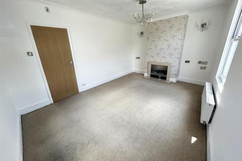 LIVING ROOM/ FOURTH BEDROOM