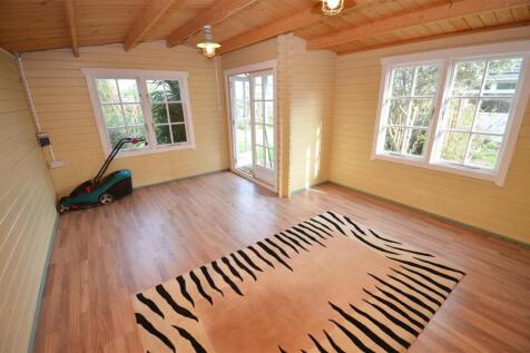 SUMMERHOUSE