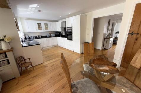 KITCHEN/ DINER