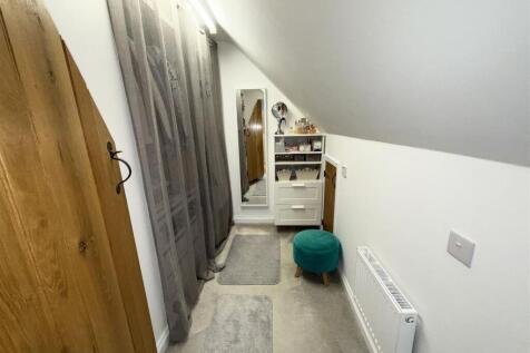 DRESSING ROOM