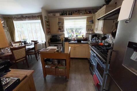 KITCHEN/ DINER