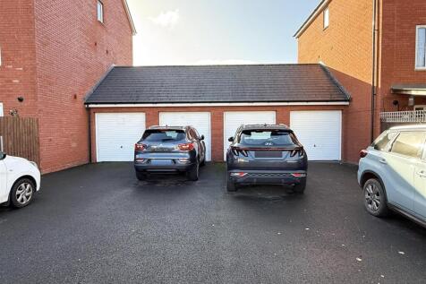 GARAGE &amp; PARKING