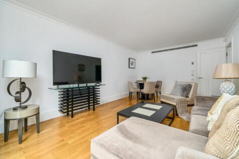 Living room 3.jpeg