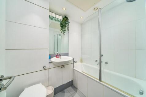 bathroom 1.jpeg