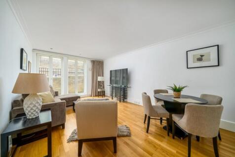 Living room 2.jpeg