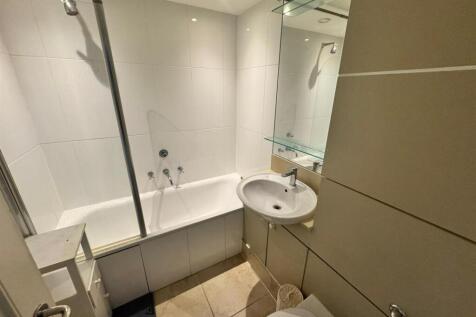 WhatsApp Image 2025-11-18 at 16.17.31 (8).jpeg