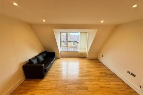 WhatsApp Image 2025-11-18 at 16.26.43 (9).jpeg