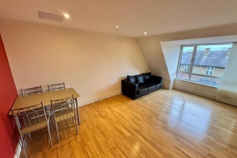 WhatsApp Image 2025-11-18 at 16.26.43 (12).jpeg