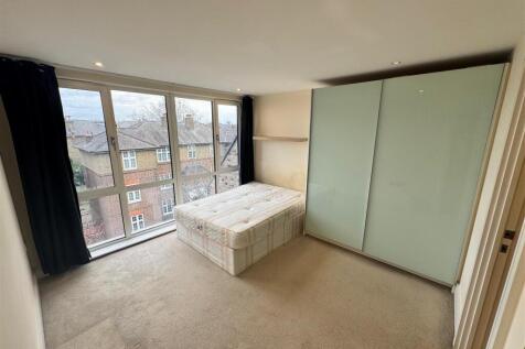 WhatsApp Image 2025-11-18 at 16.26.43 (2).jpeg