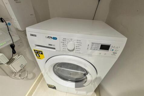 WhatsApp Image 2025-11-24 at 16.23.38 (1).jpeg