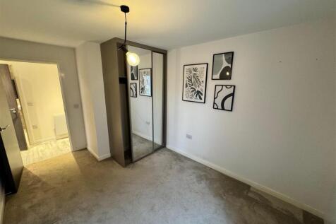 WhatsApp Image 2025-11-24 at 16.23.37.jpeg