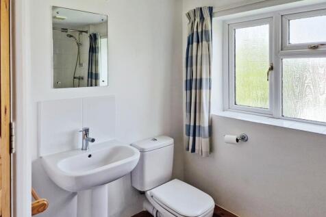 7b7cbc4e-bathroom...