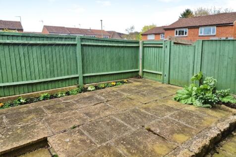 81b26691-courtyar...
