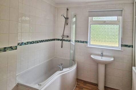 3c9e03db-bathroom...