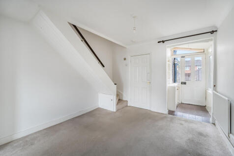 Living Area - Ang...