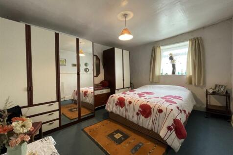 18 Bedroom 2.JPEG