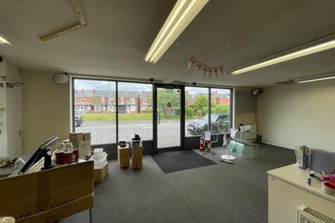 Showroom Frontage to Chatsworth