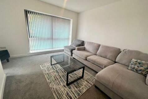15 Living Room.jpg