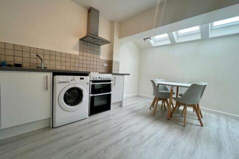 17B Kitchen Diner 1.jpg
