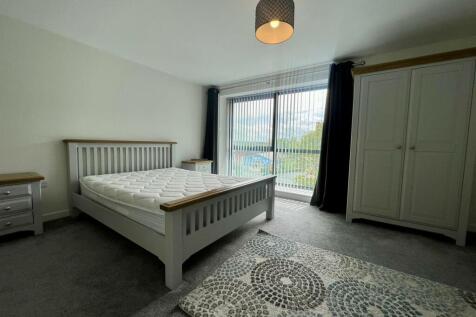 17B Bedroom One 2.jpg