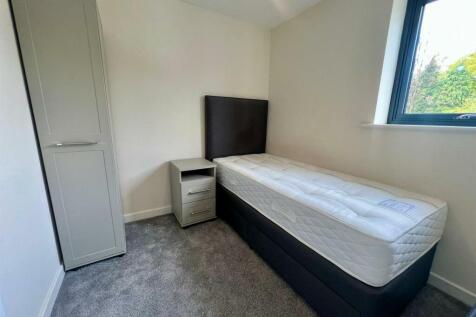 17B Bedroom Two.jpg