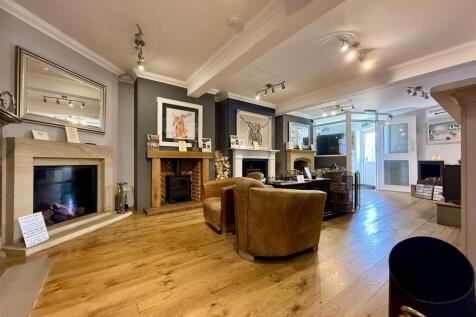Ground Floor Showroom