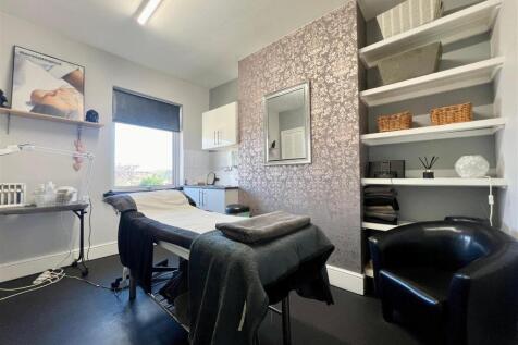 First floor rear treatment room