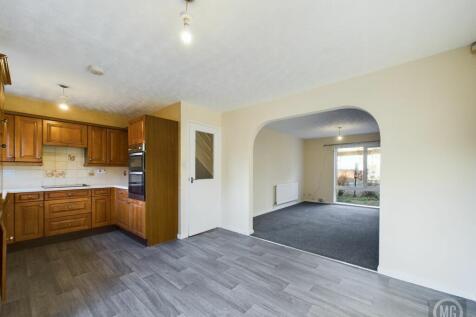 Kitchen/Diner leading into Living Room