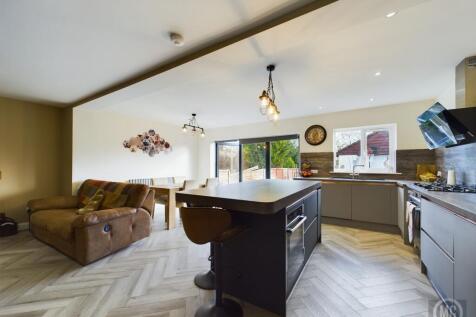Kitchen/Diner with Garden Access