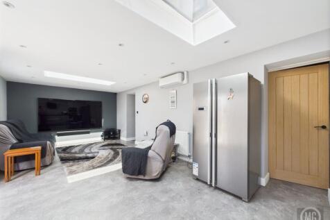 Kitchen/Living Area