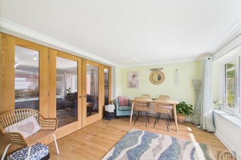 Dining Room/Snug