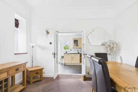 Dining Area leading into Kitchen