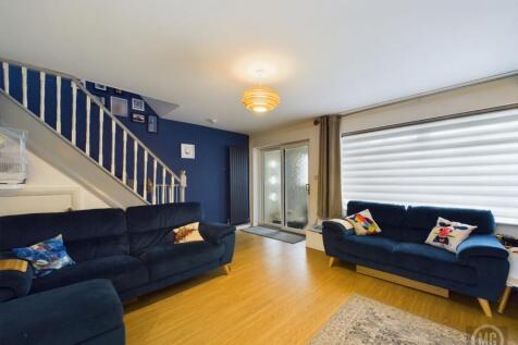 Lounge with Front Aspect