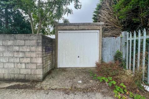 Rear Garage with Side Access