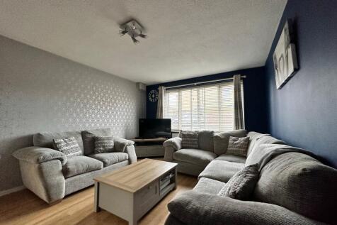 Lounge with Front Aspect