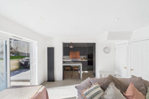 Kitchen/Living Area