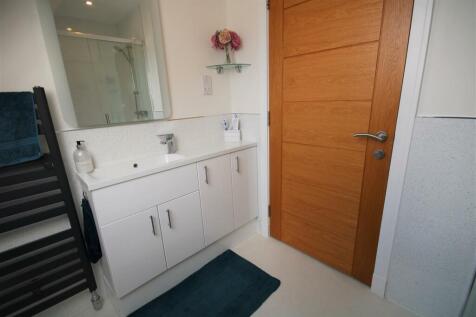BEDROOM 1 EN-SUITE
