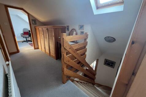 STAIRCASE &amp; LANDING