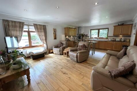 DINING KITCHEN/FAMILY ROOM