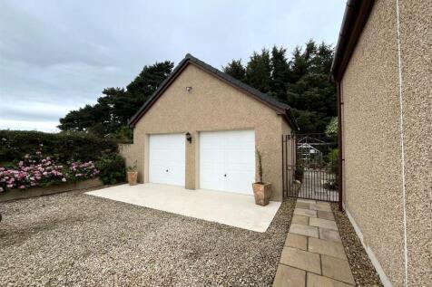 DOUBLE GARAGE