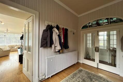 ENTRANCE HALLWAY