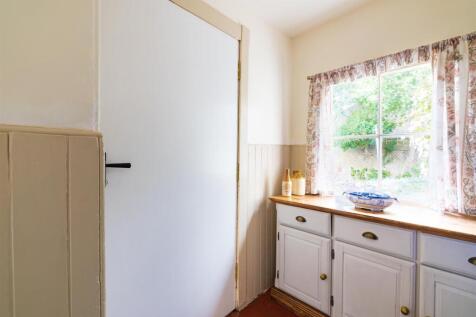 REAR VESTIBULE