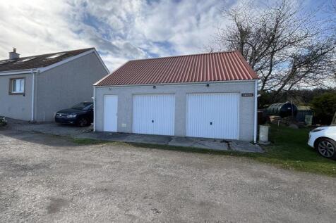 DOUBLE GARAGE/WORKSHOP