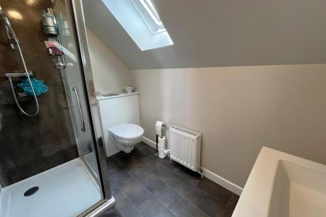 EN-SUITE SHOWER ROOM 2