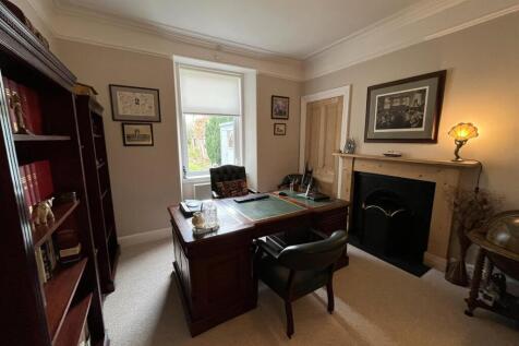 STUDY/BEDROOM 4