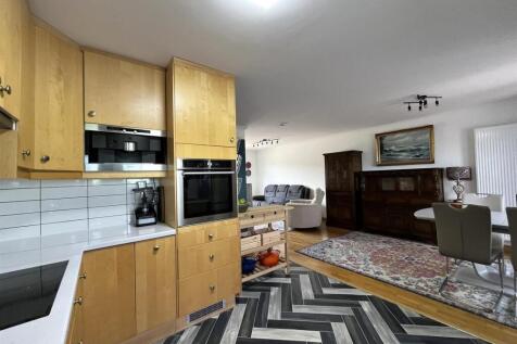 OPEN PLAN DINING KITCHEN
