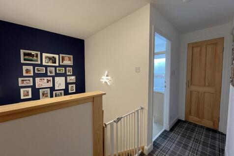 STAIRCASE &amp; LANDING