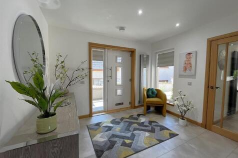 ENTRANCE HALLWAY