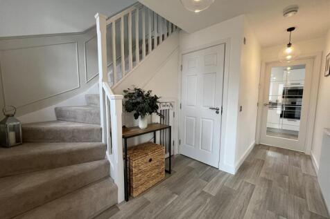 ENTRANCE HALLWAY