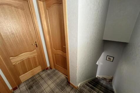 STAIRCASE &amp; LANDING